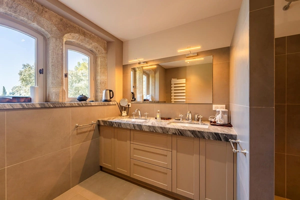 La Tour — additional room view